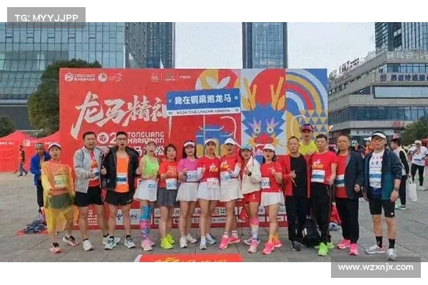 重庆女子半程马拉松赛场再现提前开香槟壮举引发热议 重庆女子半程马拉松赛场再现提前开香槟壮举引发热议